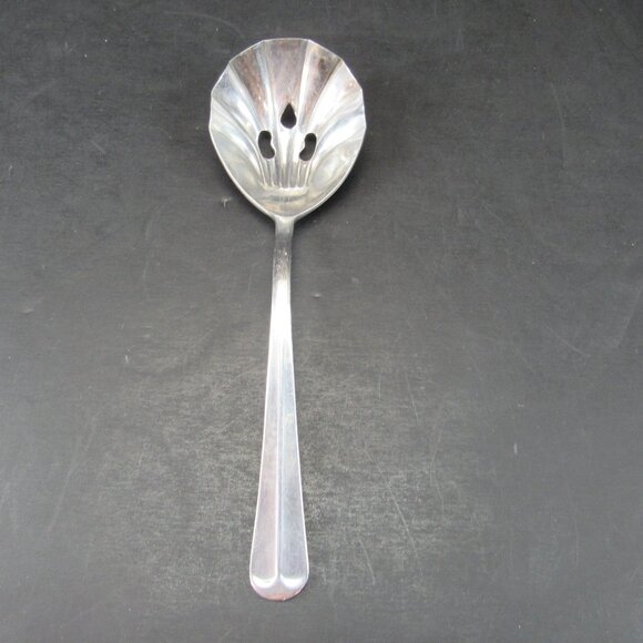 International Stainless China Scalloped Shell Shaped Slotted Serving Spoon 8.25" - Picture 1 of 7